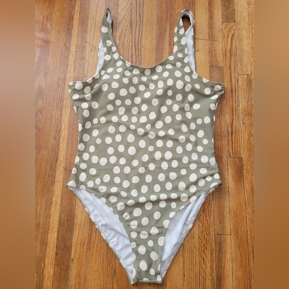Real Essentials One-Piece Swimsuit Size XL - Picture 1 of 3